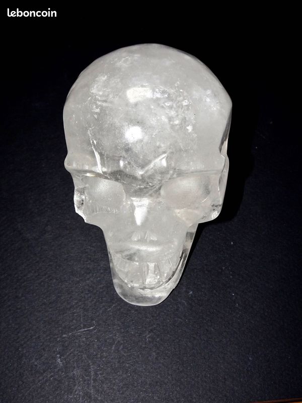 Crâne de cristal de roche 902g (image 9)