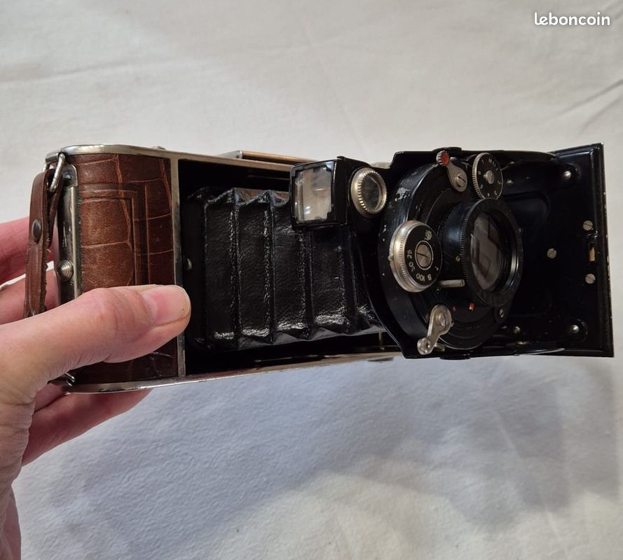 Trépied pour Appareil Photo Antique dans Étui en Cuir