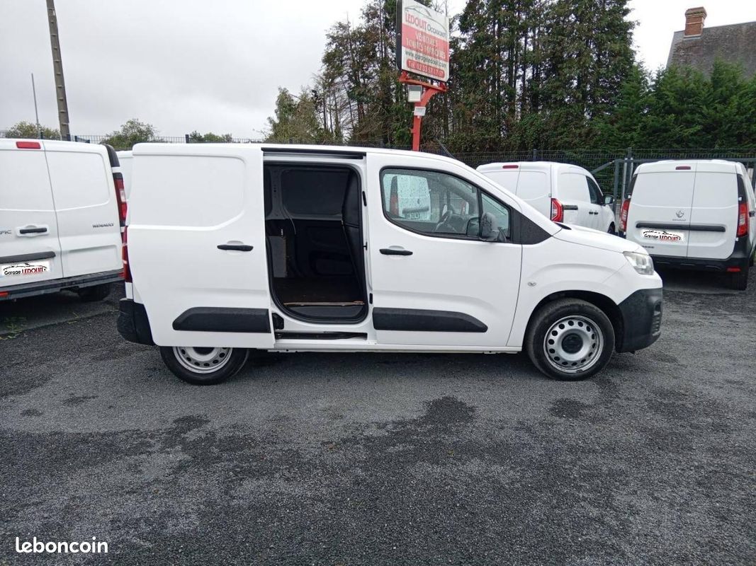 Citroen Berlingo Van 12 400 HT M 1.6 BlueHDi 100ch Club 3 Places (image 8)