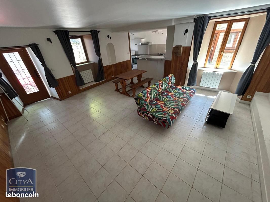 Appartement 3 pièces 67 m² · à Veyrac · 67 m² · 650 €