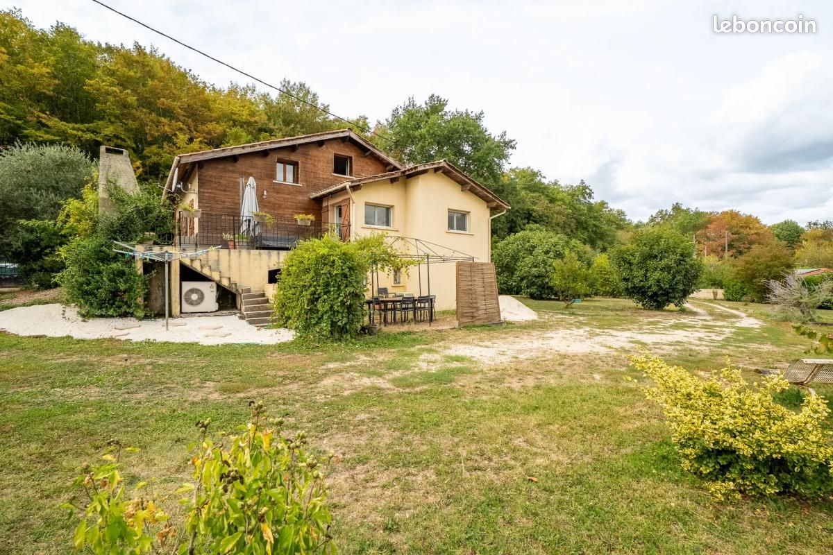 Maison 7 pièces 195 m² · à Camarsac · 195 m² · 366 000 €
