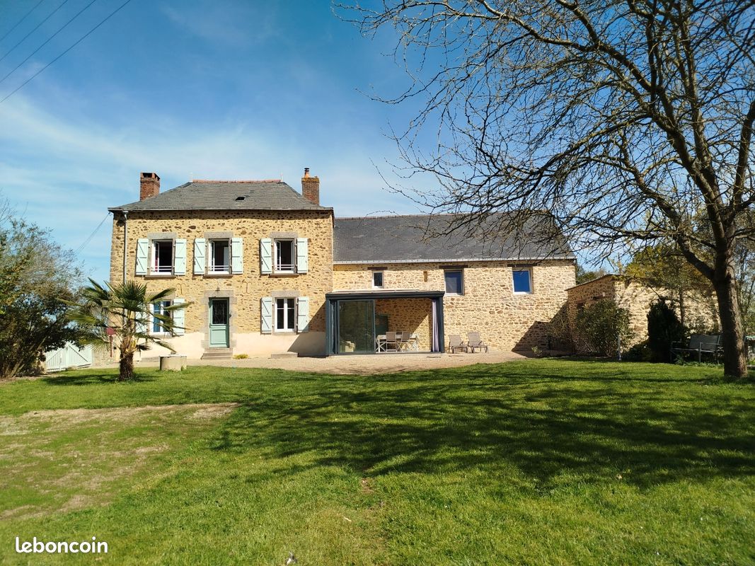 Maison 6 pièces 143 m² · à Andouillé · 143 m² · 240 000 €