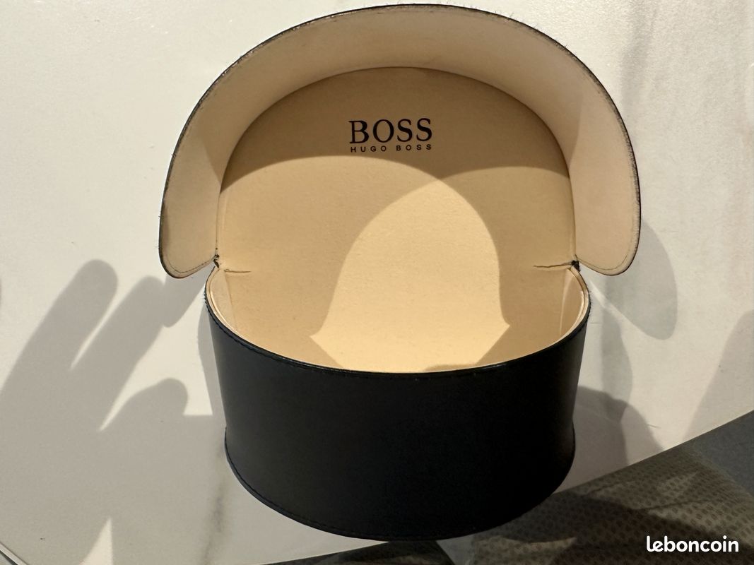 Étui lunettes de soleil Hugo Boss (image 5)