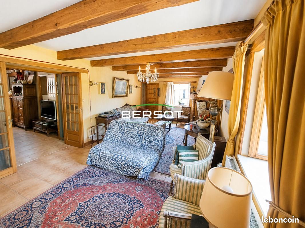 Maison 8 pièces 121 m² · à Rougemont · 121 m² · 131 000 €