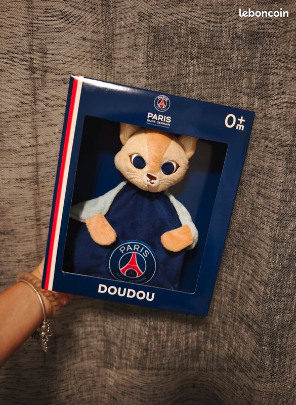 Peluche Mascotte Coupe Du Monde 2022 Doudou Peluche PSG Thiago Silva - 37 Cm - Collection Officielle Paris Saint Germain Psg Bebe Peluche Mascotte Coupe Du Monde 2022 Doudou Peluche PSG Thiago Silva - 37 Cm - Collection Officielle Paris Saint Germain Psg Bebe