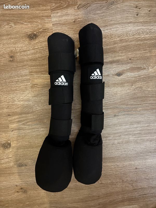 Ensemble boxe : Gants Protèges tibias et pieds (image 8)