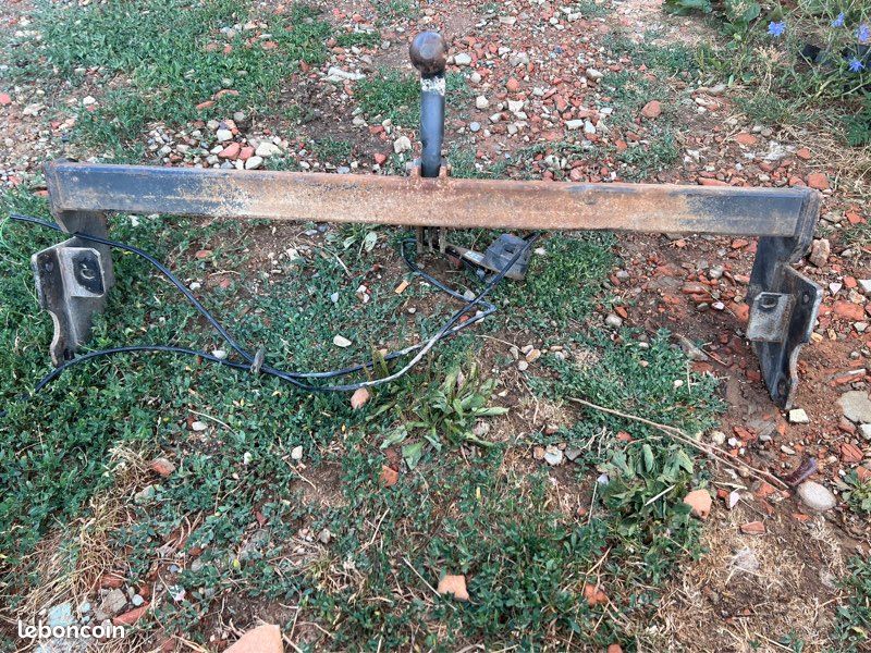 Attache remorque Mitsubishi Équipement auto