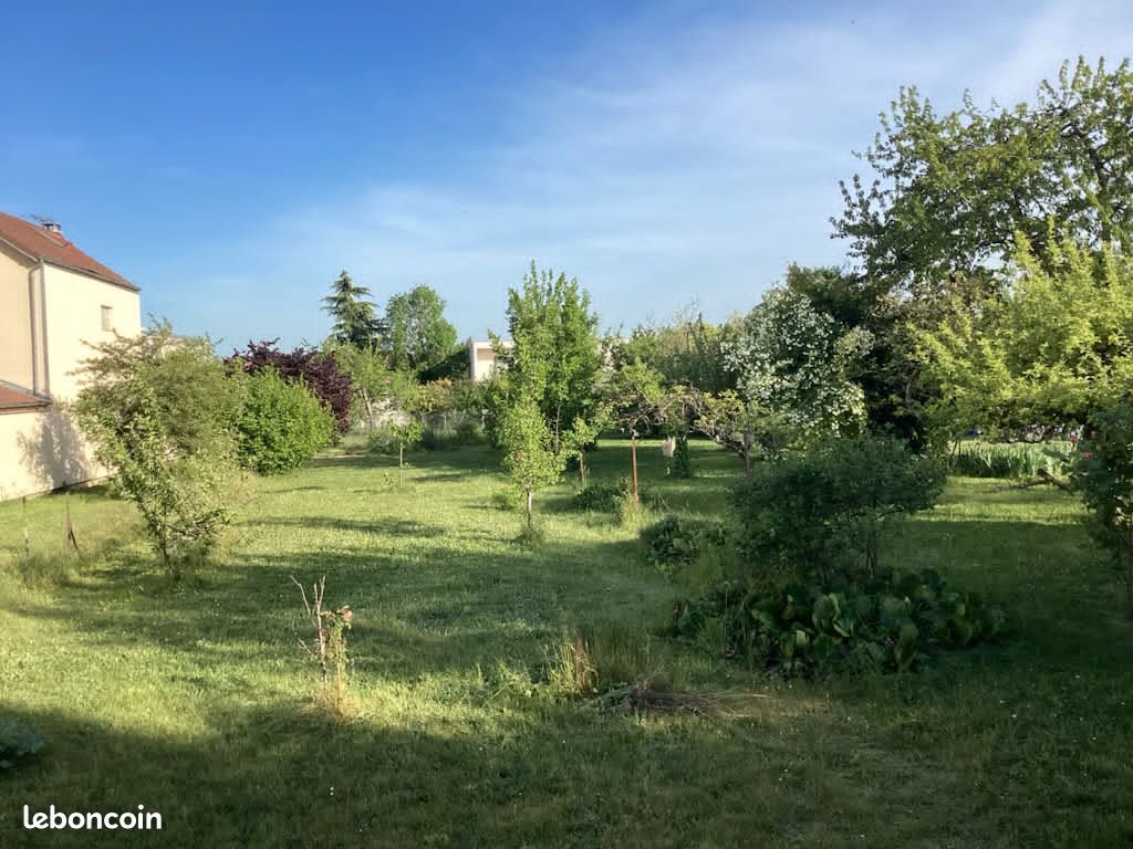 Terrain 826 m² · à Troyes · 826 m² · 100 000 €