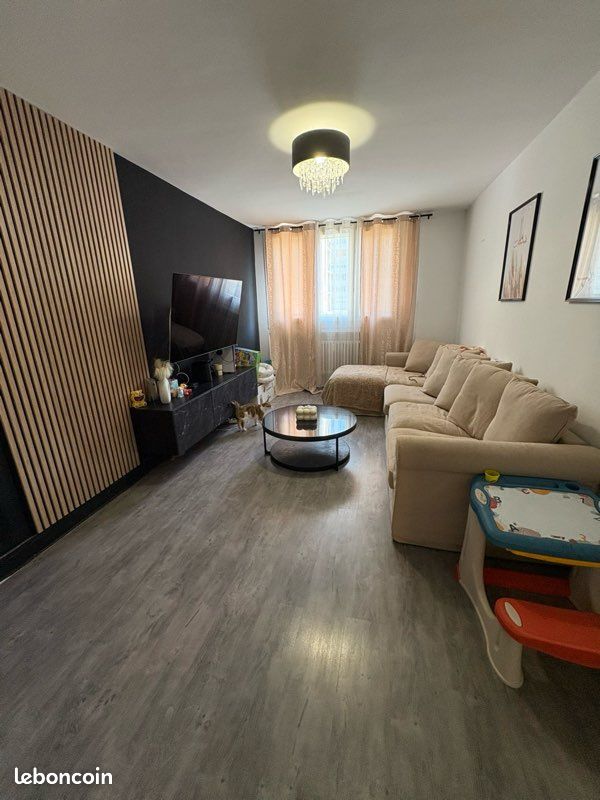 Appartement 3 pièces 60 m² · à Saint-Étienne · 60 m² · 65 000 €