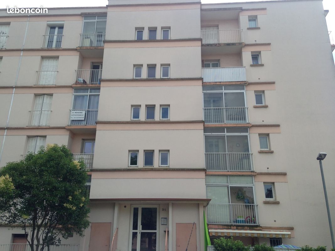 Appartement 5 pièces 85 m² · à Bourg-Saint-Andéol · 85 m² · 690 €