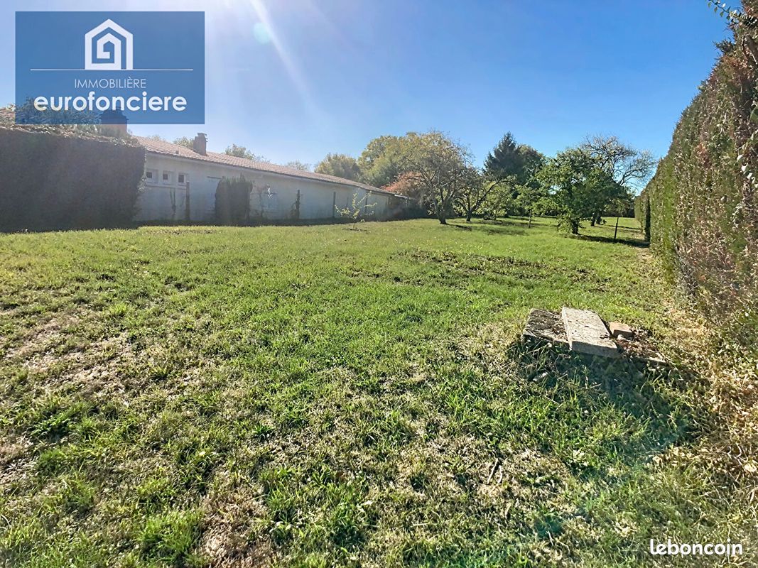 Terrain 939 m² · à Saint-Benoist-sur-Vanne · 939 m² · 14 500 €