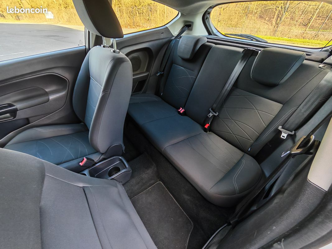 FORD FIESTA 1.0 EcoBoost S&S 100cv * DISTRIBUTION NEUVE * PNEUS NEUFS/RÉVISÉ - JANTES/BLUETOOTH (image 5)