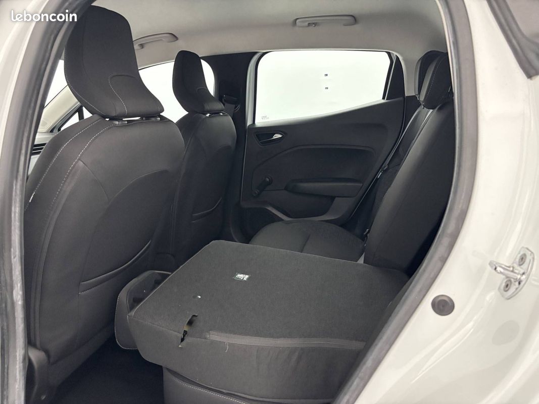 RENAULT Clio TCe 90 - 21 Business (image 30)