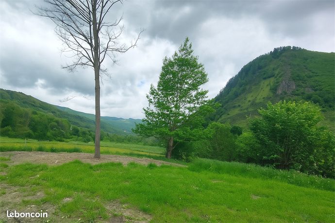 Terrain 1216 m² OO