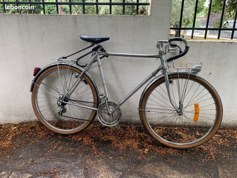feu avant RADIOS 28 made in France vélo RANDONNEUSE CYCLO