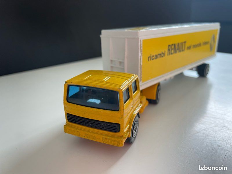 MINITRUCKS CAMION SAVIEM Semi Remorque Kit Monte Avec Sa Boite EUR 90