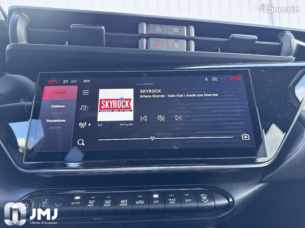 ALFA ROMEO Junior 1.2 Ibrida 145 ch e-DCT6 Q4 Premium (image 14)