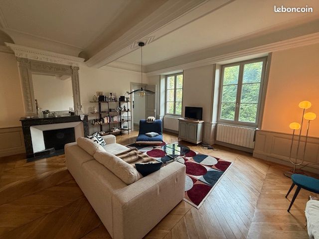 Appartement 2 pièces 71 m² · à Villefranche-sur-Saône · 71 m² · 740 €