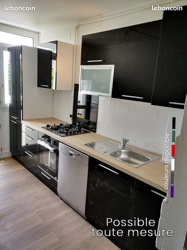 Cuisine laquée noir en L appartement​‌‍⁭‌⁫⁮⁪​⁬⁢⁭⁬⁢⁫ (image 1)