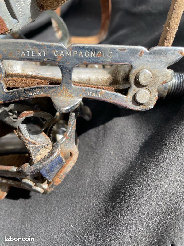 Pédales Vintage CAMPAGNOLO Nuovo 1037 – Axe 9/16" – Manque La Sangle – Occasion