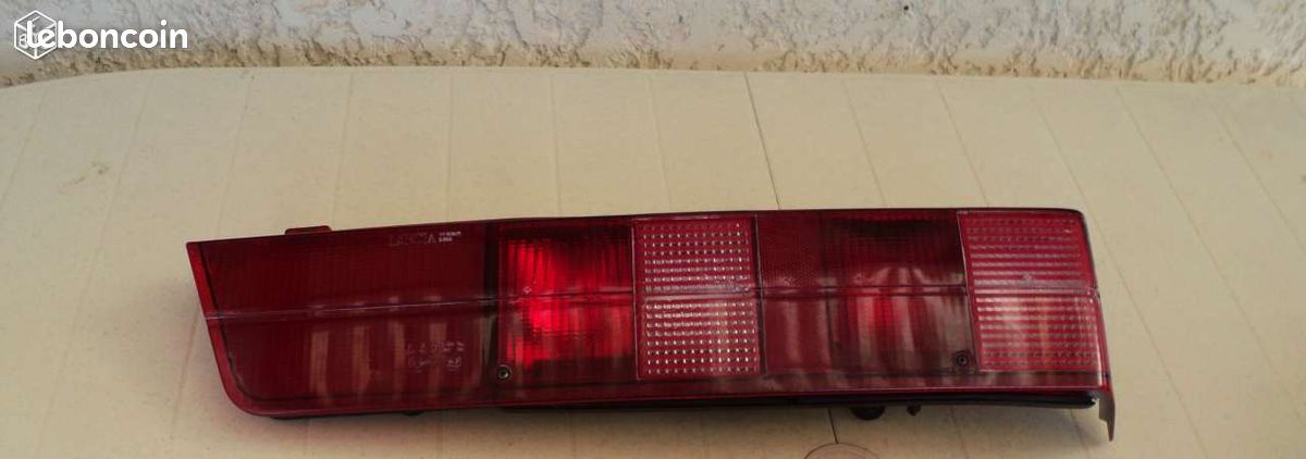 Feux arrière droit Lancia Y10 (image 1)
