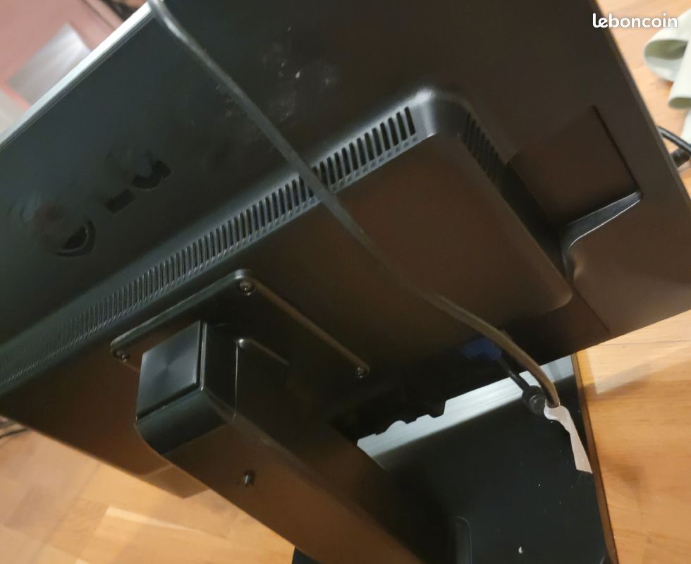 Vend écran pour PC (image 2)