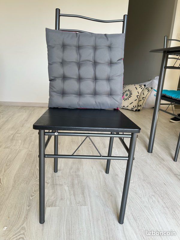 Table et chaises (image 3)