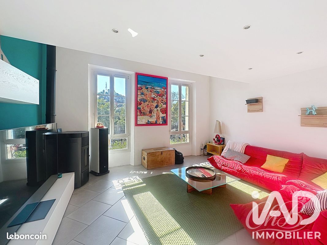 Appartement 5 pièces 127 m² · à Roquevaire · 127 m² · 299 000 €