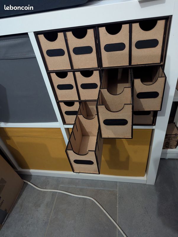 Boîte / Armoire à tiroirs compatible Kallax – Rangement idéal pour jeux de cartes et deckbuilding (image 2)