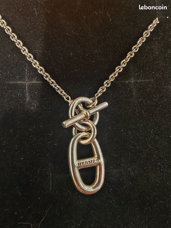 Collier HERMÈS Avec Breloque Evelyn En Argent Sterling 925 - Modèle #3375 - Occasion Très Bon état