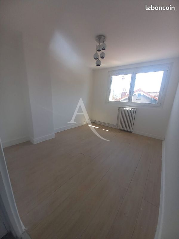 Appartement 3 pièces 44 m² · à Vitry-sur-Seine · 44 m² · 980 €/mois