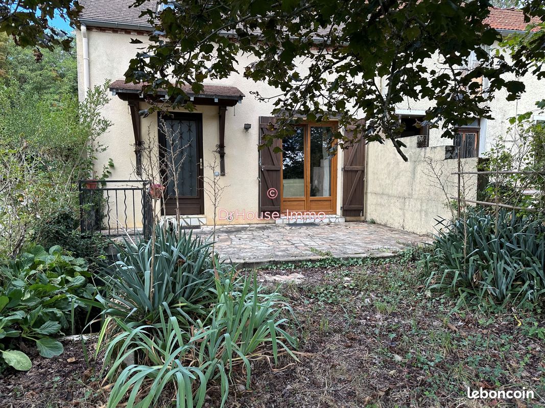 Maison 8 pièces 163 m² · à Treigny-Perreuse-Sainte-Colombe · 163 m² · 148 000 €