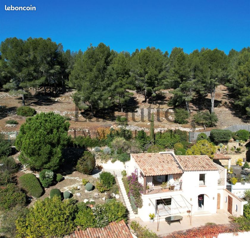 Maison 4 pièces 107 m² · à Saint-Cyr-sur-Mer · 107 m² · 850 000 €