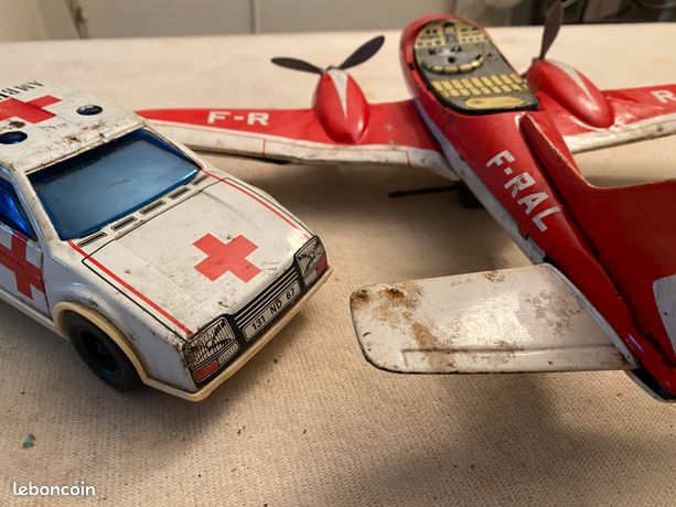 JOUET ANCIEN mécanique en tôle - JOUSTRA - hélicoptère à friction réf