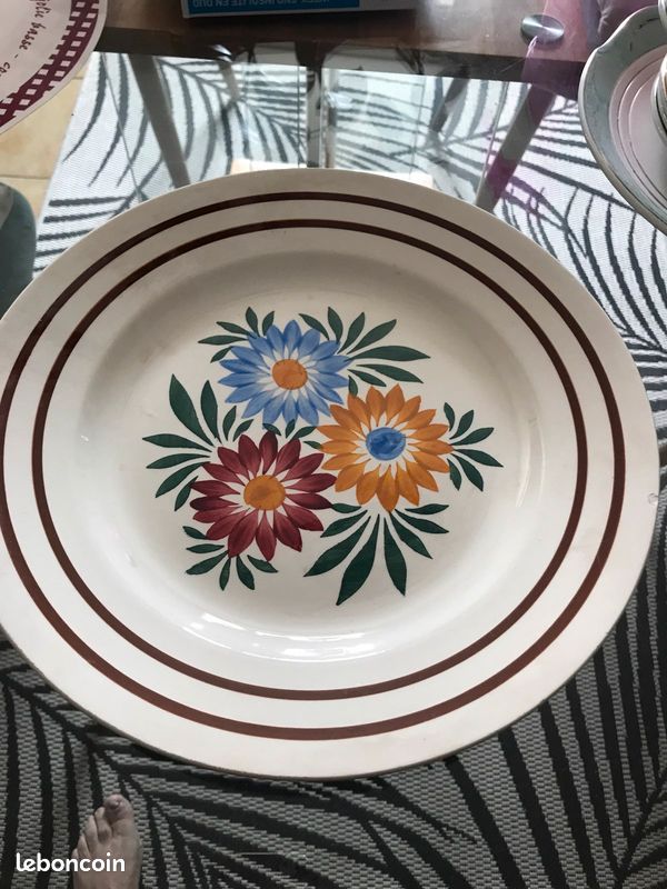 Plat à motif floral HBC Choisy le roi (image 1)