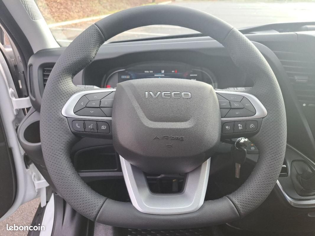 Iveco Daily FOURGON 35S18 A8 180CV 3L L4H2 16M3 (image 25)