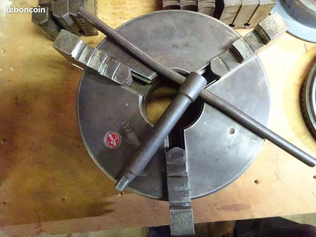 Mandrin 3 mors, marque "pro" ROHM, Ø 250mm, acier, serrage concentrique, avec mors durs monoblocs inter et exter + 2 jeux mors doux (image 2)