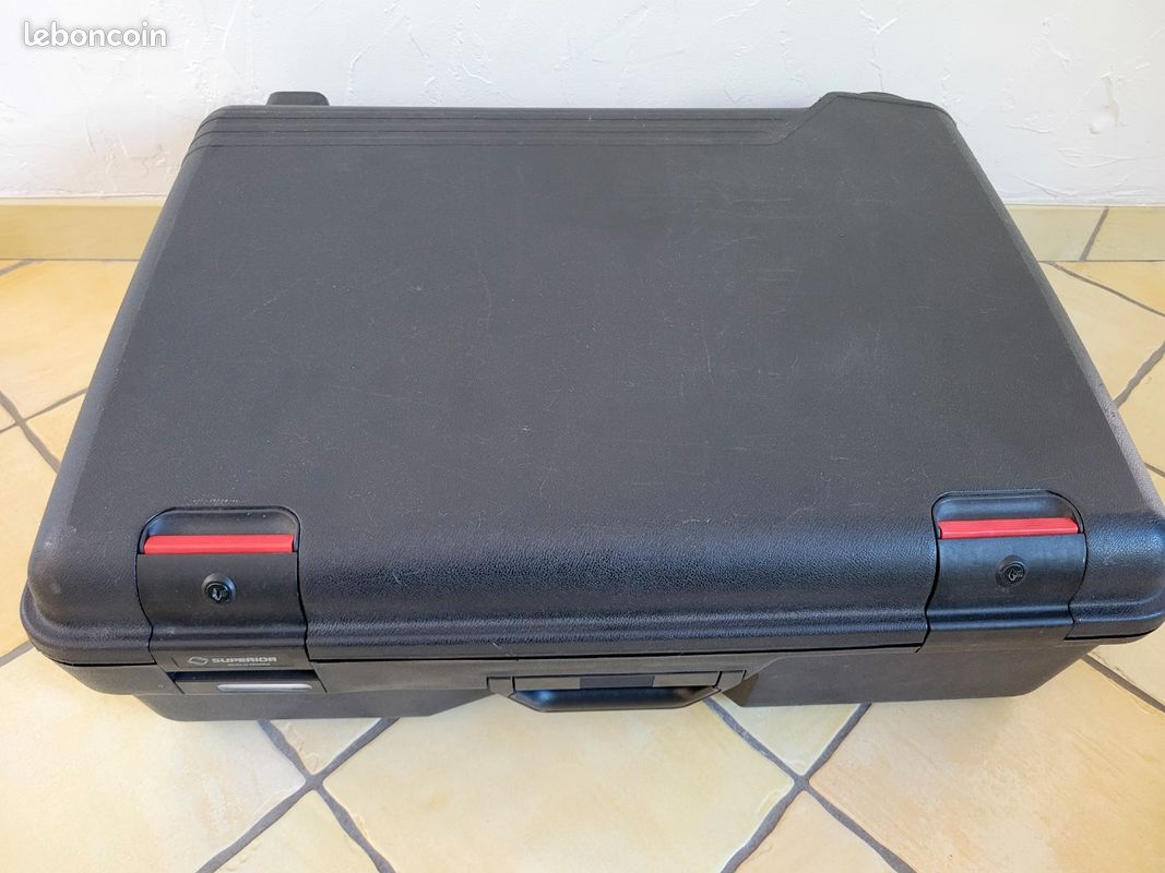 Valise à coque ultra résistante (image 1)