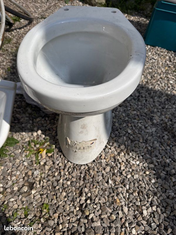 Toilettes (image 1)