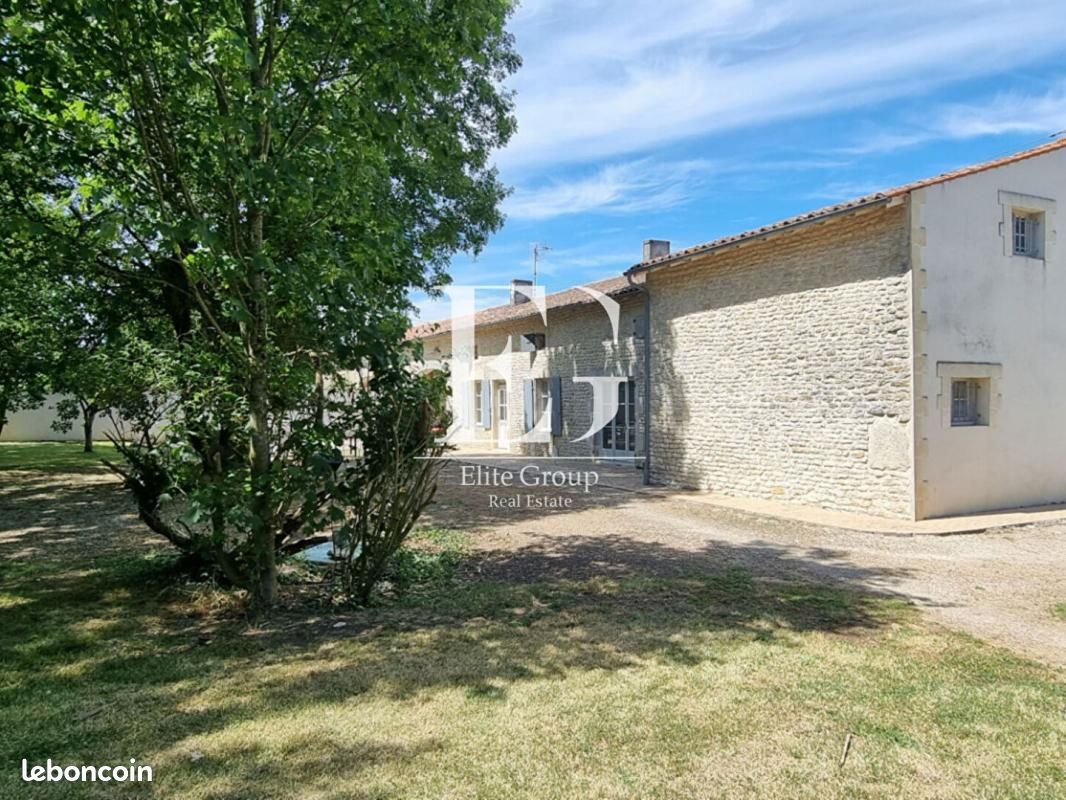 Maison 7 pièces 232 m² - Verdille 16140 (image principale 1)