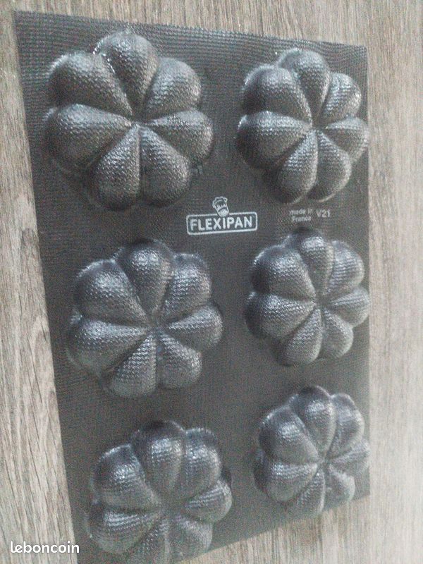 Moule à Gâteaux Guy Demarle Flexipan – Empreinte 8 Fleurs Printemps (Noir, Neuf)
