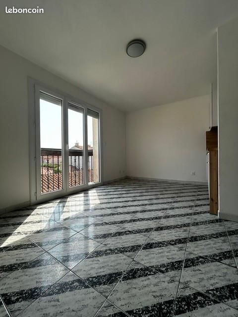 Appartement 3 pièces 40 m² · à Saint-Cyprien · 40 m² · 582 €/mois