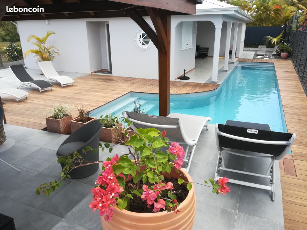 Maison 4 pièces 90 m² · à Saint-François · 90 m² · 2 200 €
