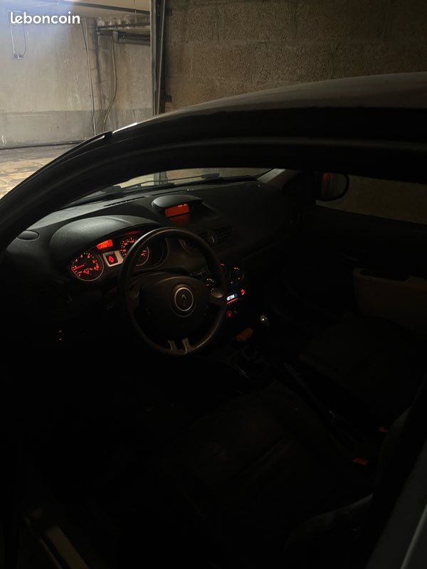 Clio 3 (image 3)
