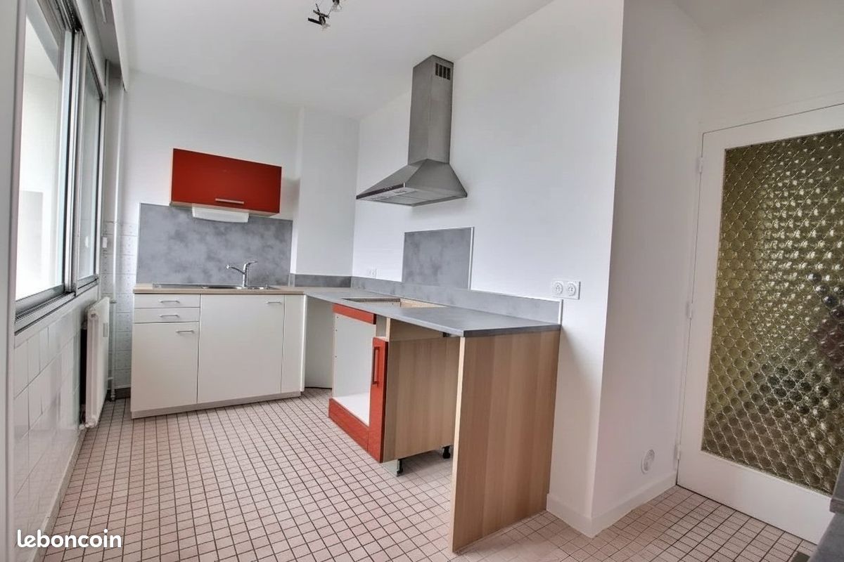 Appartement 3 pièces 75 m² · à Clermont-Ferrand · 75 m² · 830 €/mois