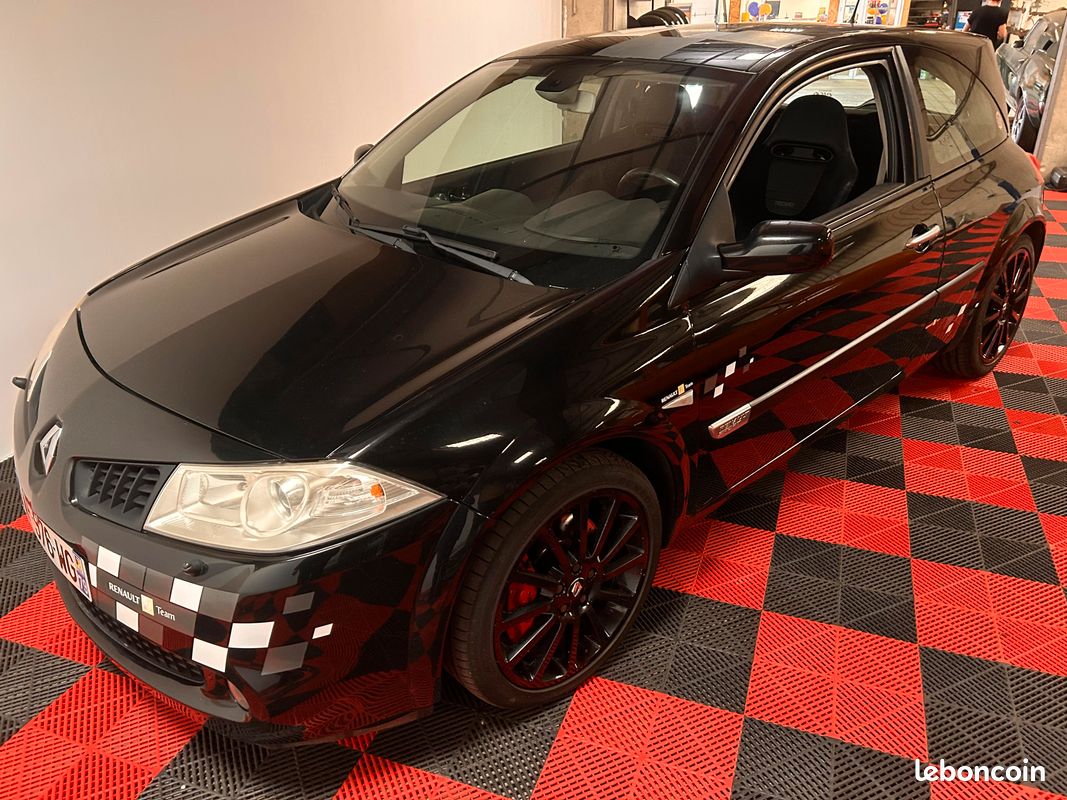 Megane Coupe 2.0T 230ch F1 Team R2 (image 1)