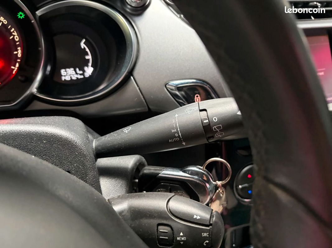 DS DS 3 BlueHDi 120 S&S BVM6 So Irrésistible EDITION INES DE LA FRESSANGE (image 18)