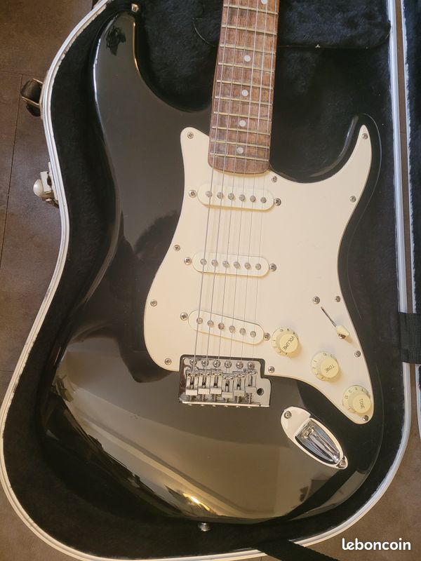 Fender Squier Affinity (image 2)