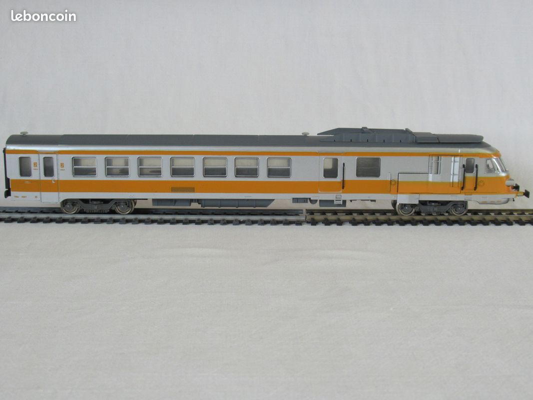 JOUEF MOTRICE et fausse motrice RTG Turbotrain HO de la SNCF EUR 12,50