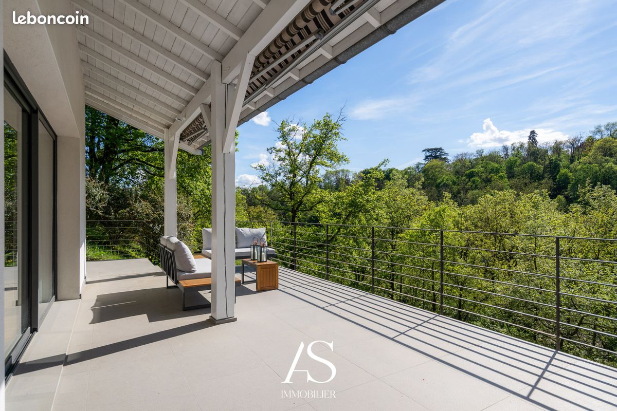 Maison 6 pièces 200 m² · à Saint-Didier-au-Mont-d'Or · 200 m² · 1 075 000 €